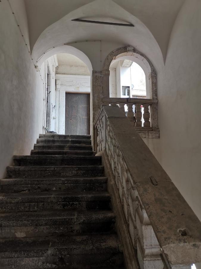 Palazzo Geremia - Le Dimore Dell'Antiquario Apartment Acireale Luaran gambar