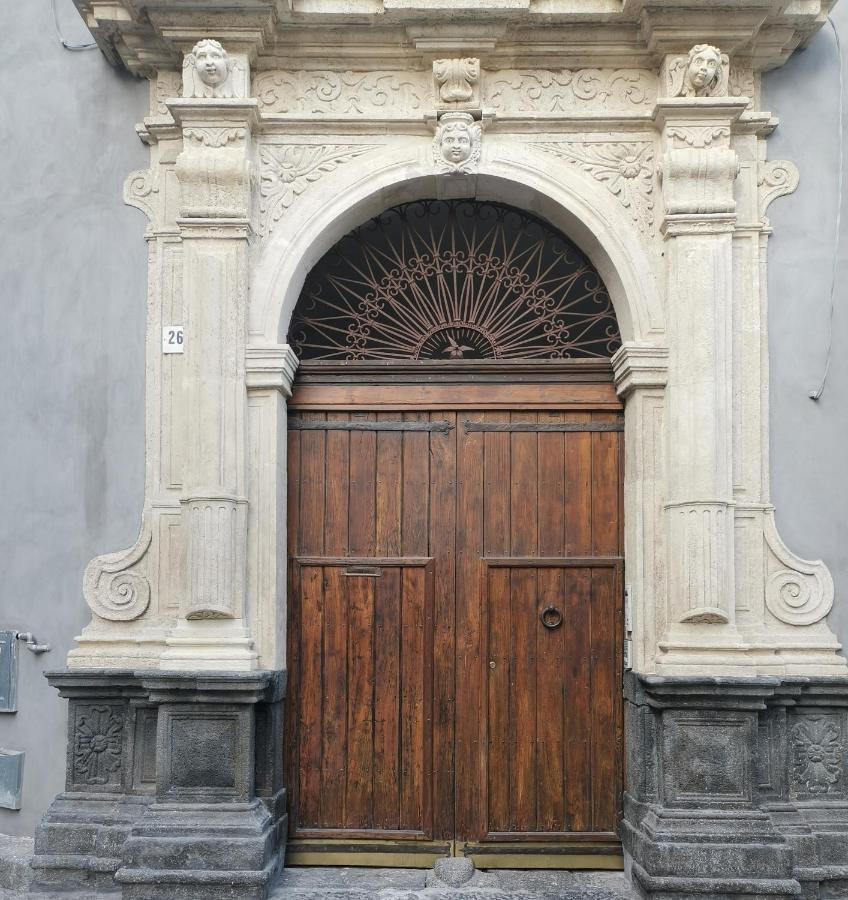 Palazzo Geremia - Le Dimore Dell'Antiquario Apartment Acireale Luaran gambar