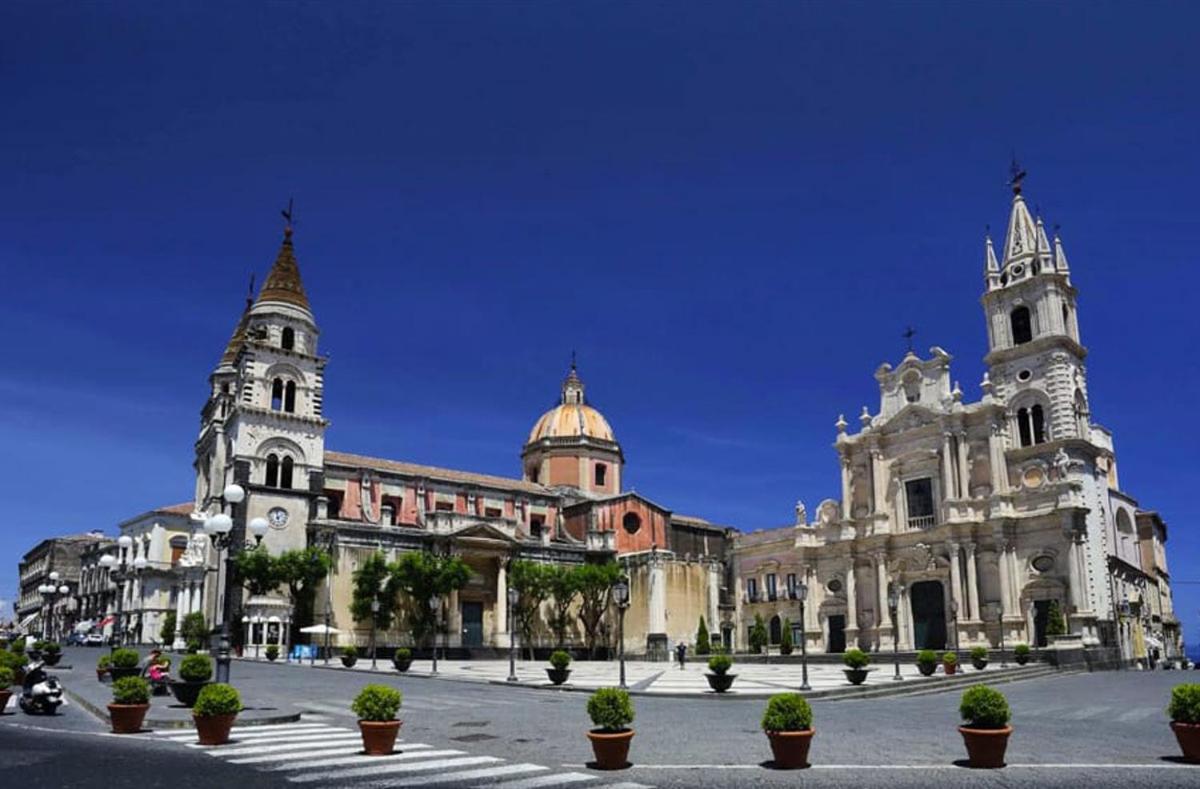 Palazzo Geremia - Le Dimore Dell'Antiquario Apartment Acireale Luaran gambar